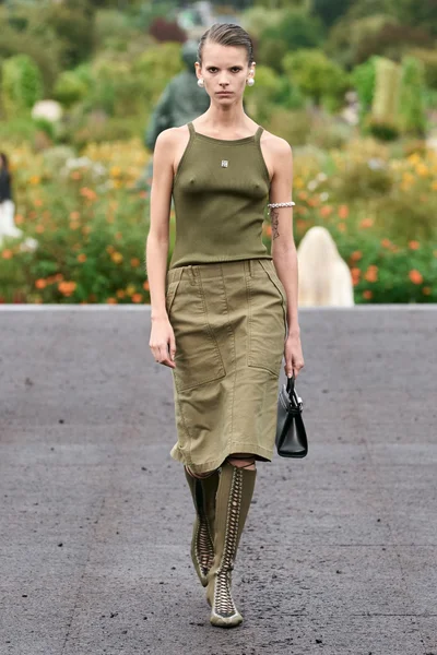 Look 34